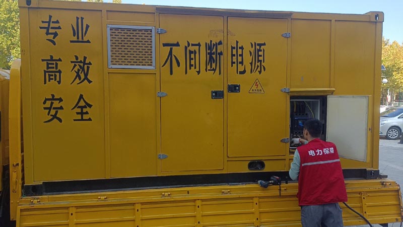 老河口柴油发电机组和UPS电源配合使用时，如何避免切换过程中的电力中断？